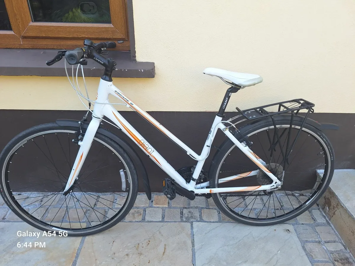 Ladies Giant bicycle - Image 1