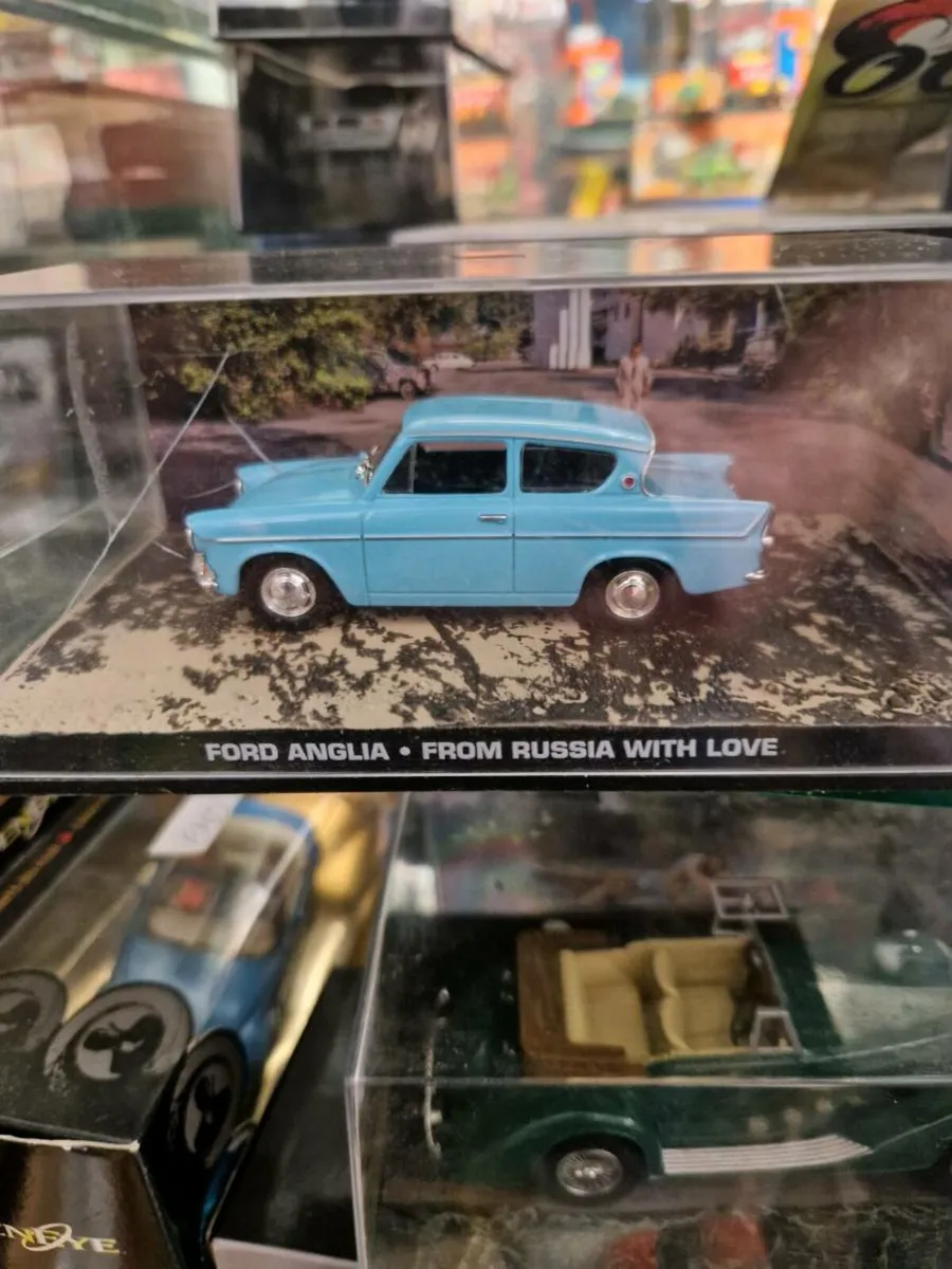 Corgi James Bond Ford Anglia