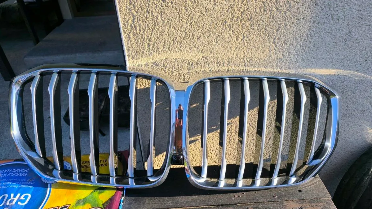 Bmw x5 front grill - Image 1