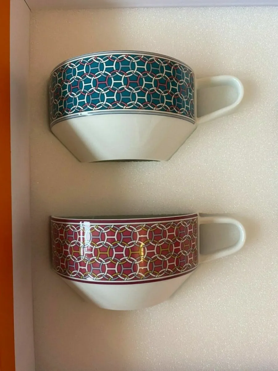 Hermes, two cups including saucers in blue and red - Image 2
