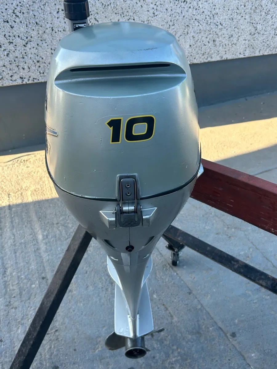 Honda 10hp 4 Stroke Outboard Engine - Image 2