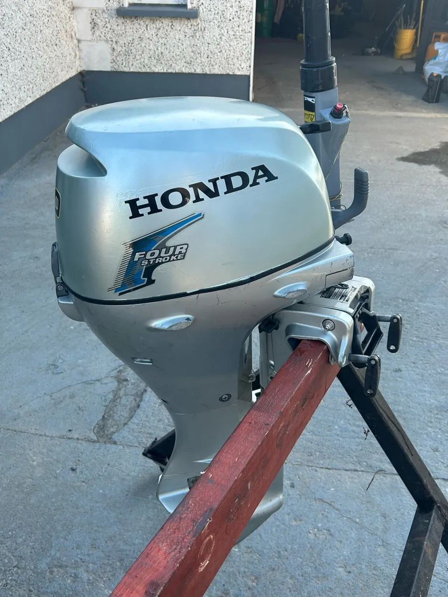Honda 10hp 4 Stroke Outboard Engine - Image 3