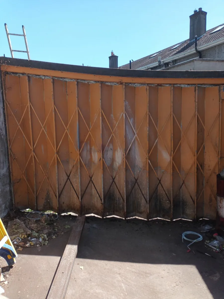 Garage sliding door - Image 2