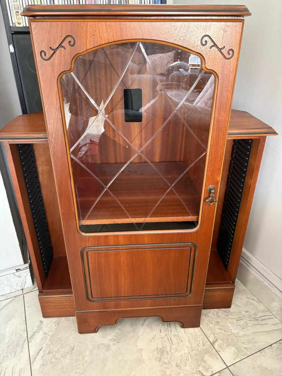 Mahogany Cabinet - Image 1