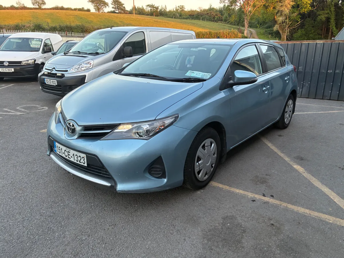 Toyota Auris 2015 - Image 4