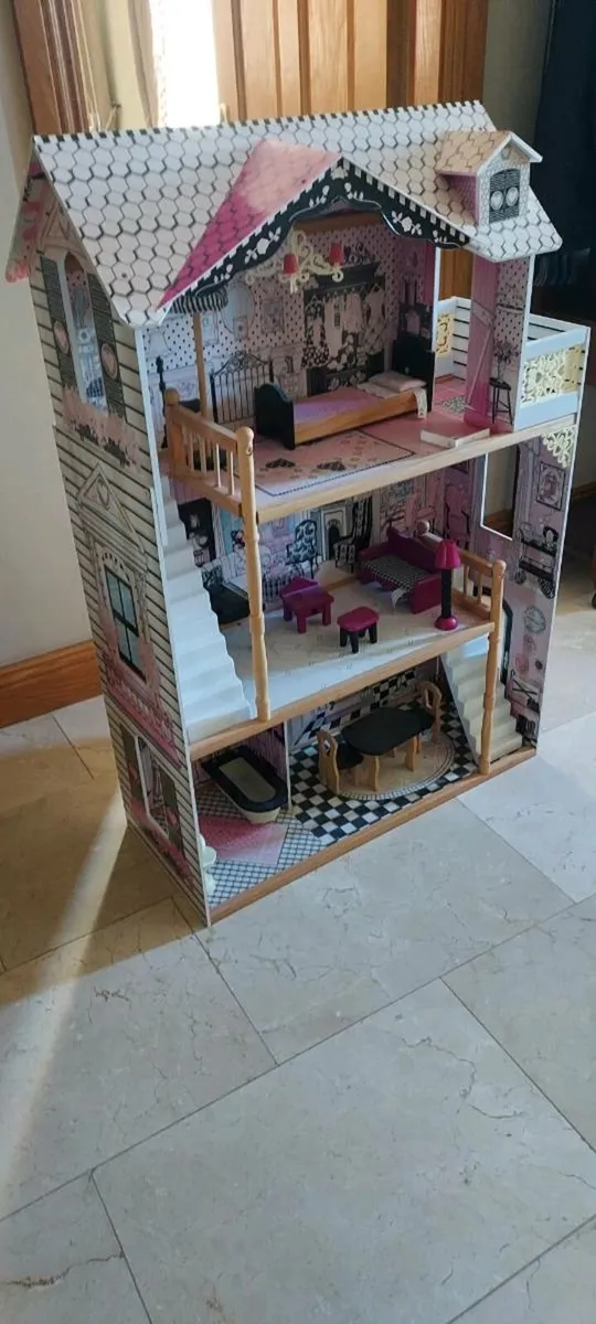 Dolls house - For Free - Image 2