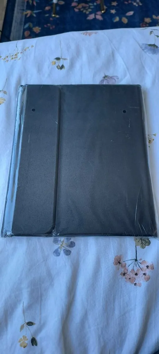 APPLE 11" iPad (2025) - 128 GB, Silver, A16 - Image 2