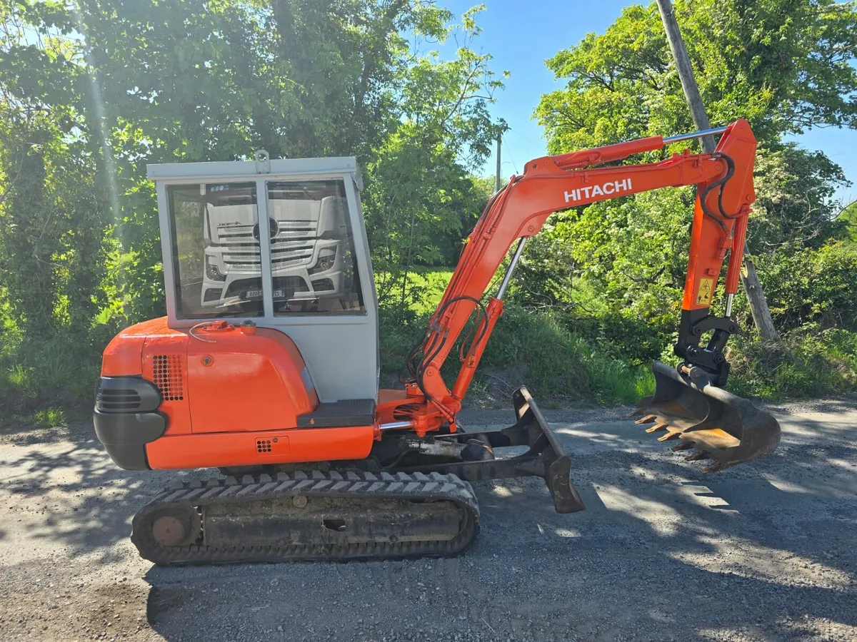 Hitachi Ex 30 - Image 1