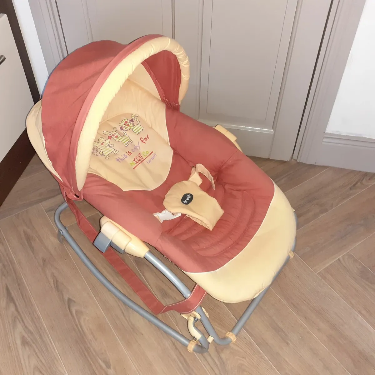 Baby rocker seat chair folds - Image 1