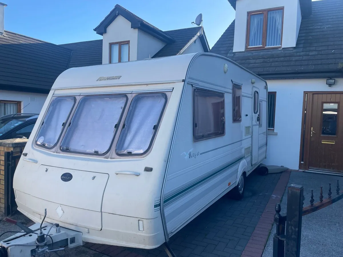 Bailey 5/6 berth with Full Awning - Image 1