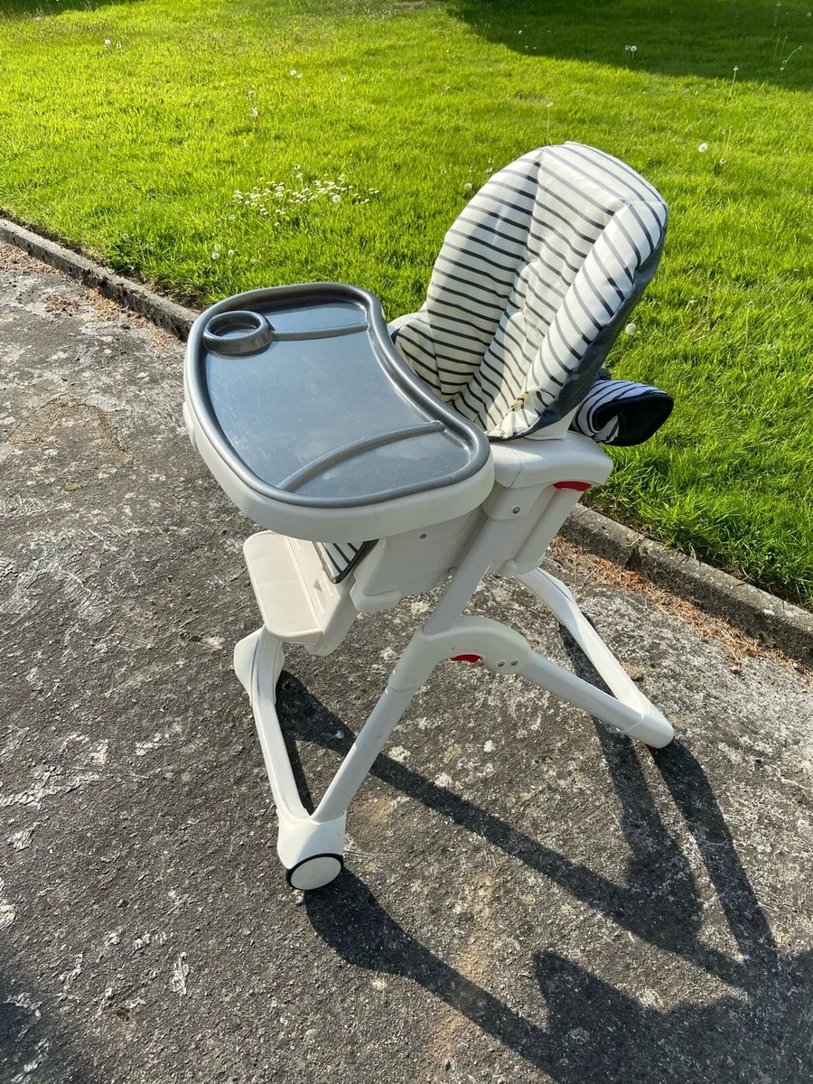 High chair - Image 1