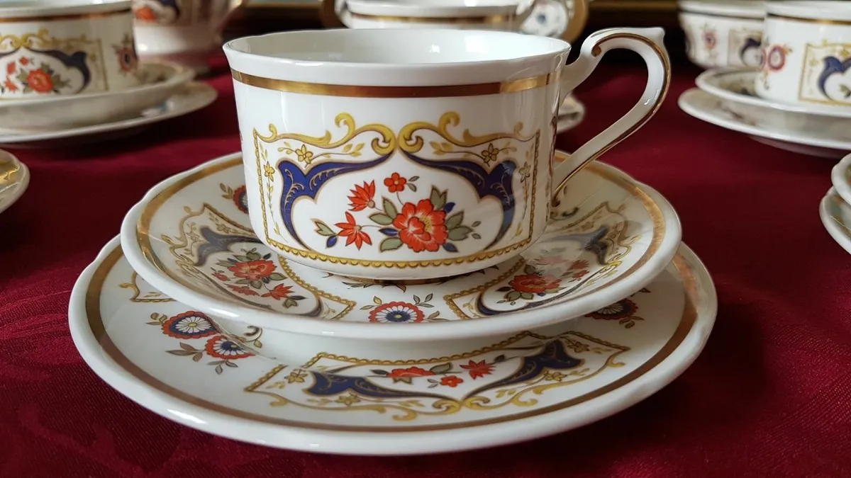27Pc.Paragon Chelsea England Imari 8 Person Teaset - Image 1
