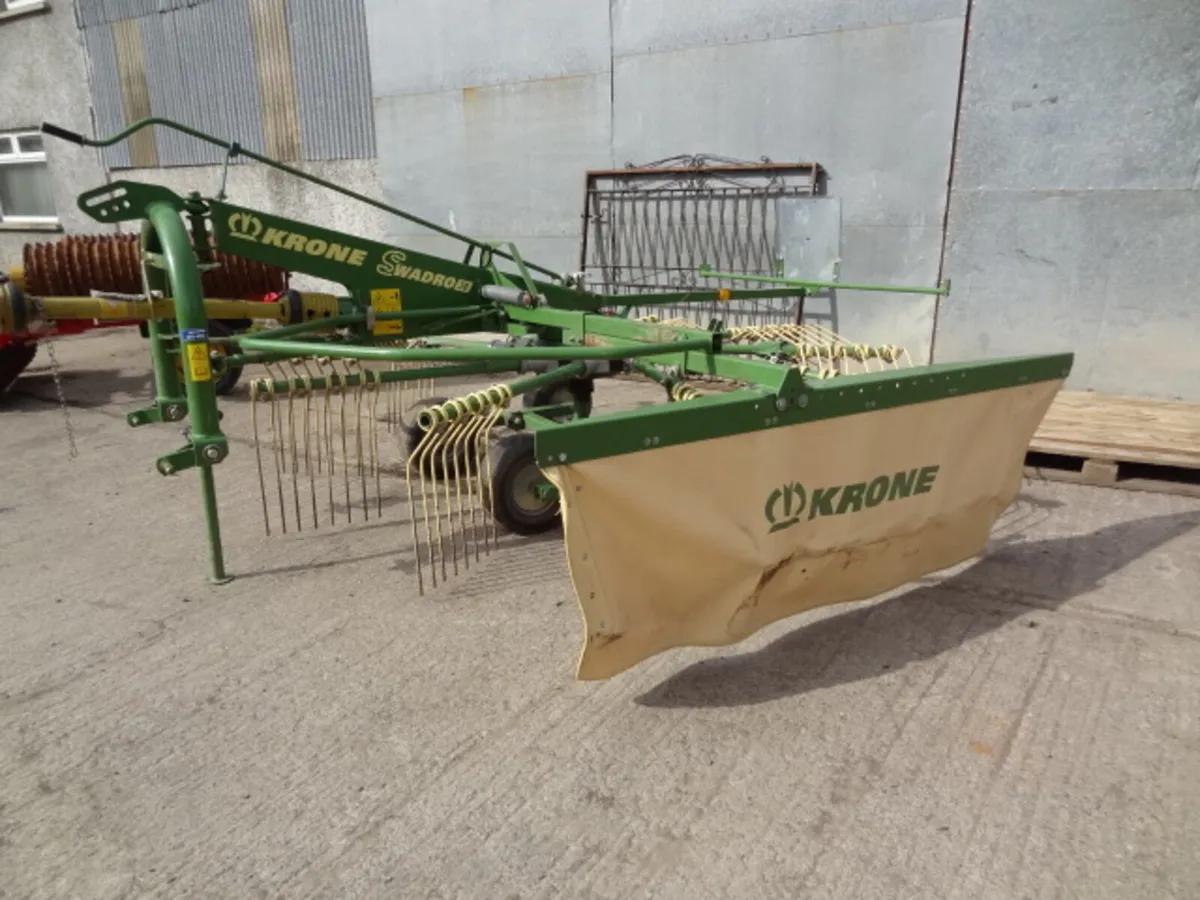 Krone Swadro 38 Single Rotor Rake - Image 1
