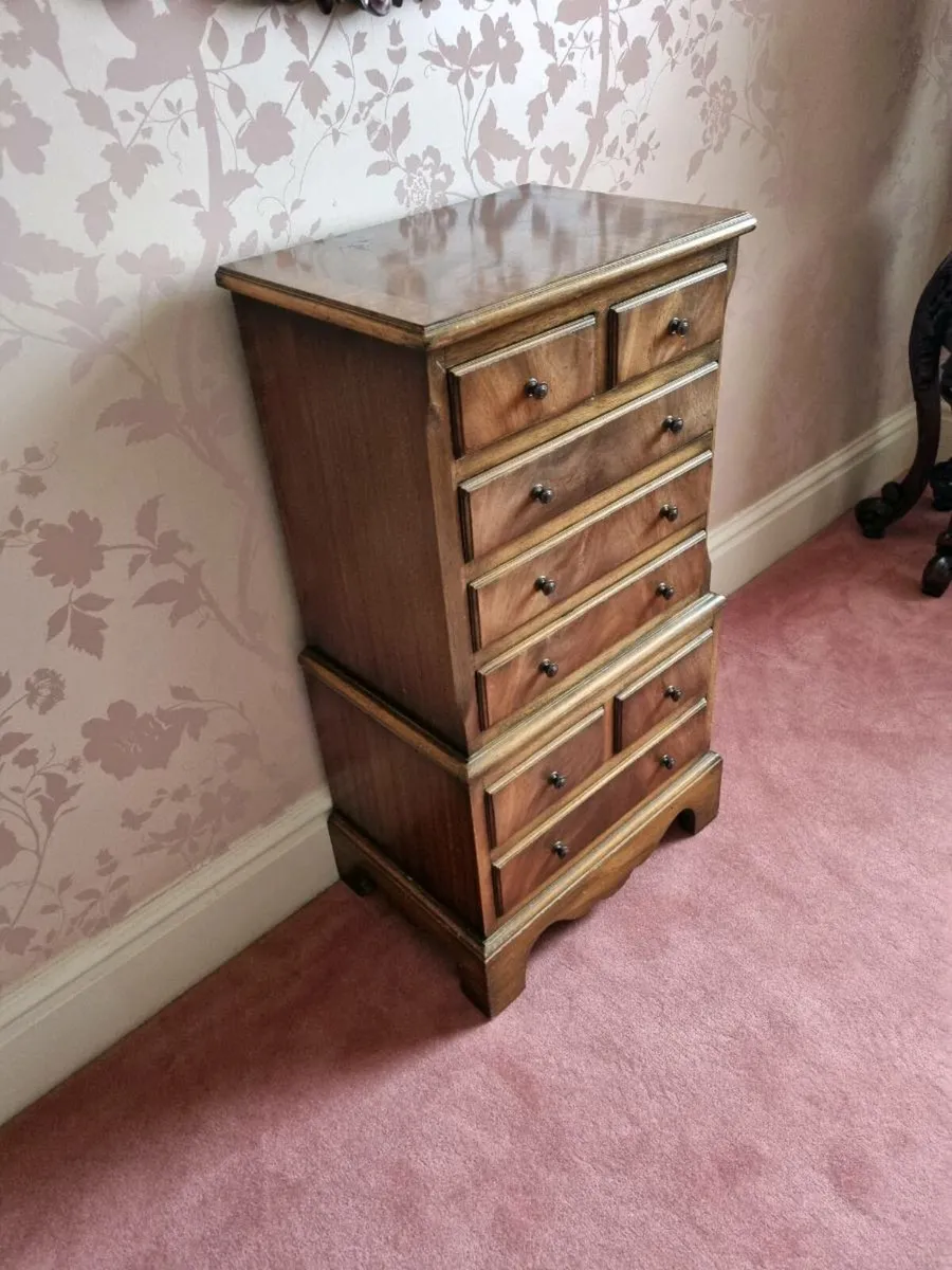 Compact Burr Walnut Chest Of Drawers - Image 3