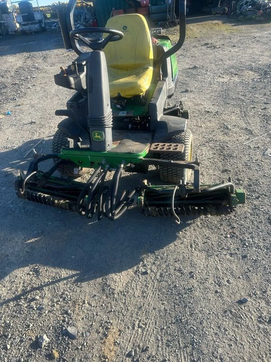 John Deere 2500A cylinder mower - Image 1