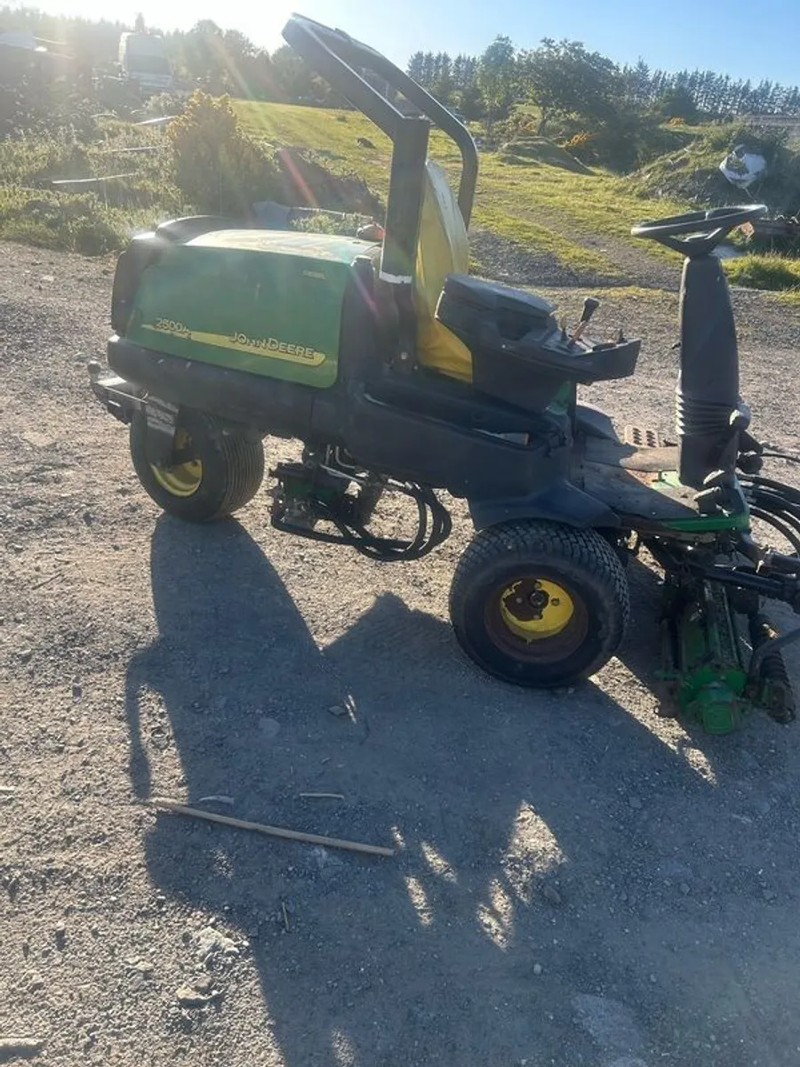 John Deere 2500A cylinder mower - Image 3