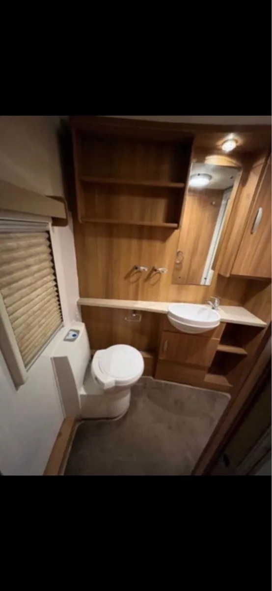 Swift Challenger 570 SR 4 berth Caravan - Image 4