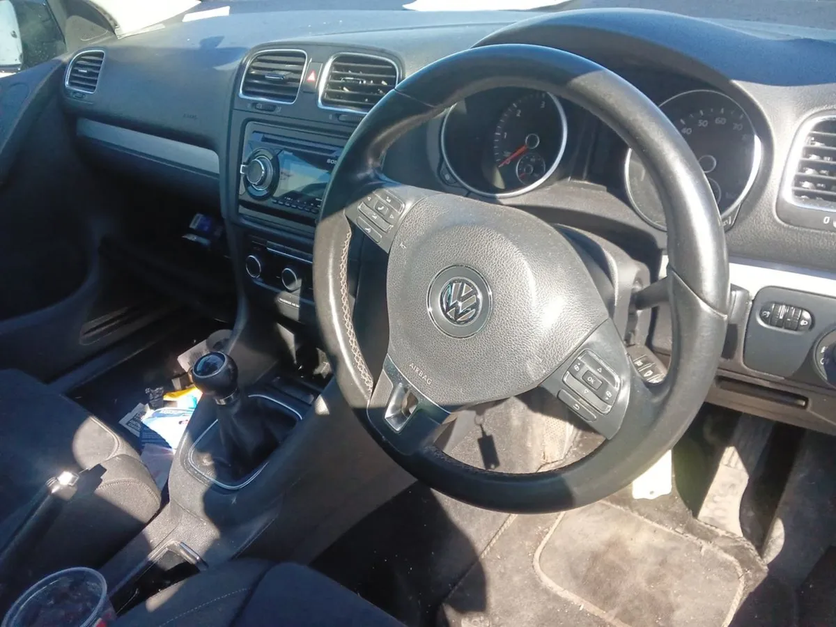 Volkswagen Golf 2.0 TDI GT BMT 140PS - Image 4