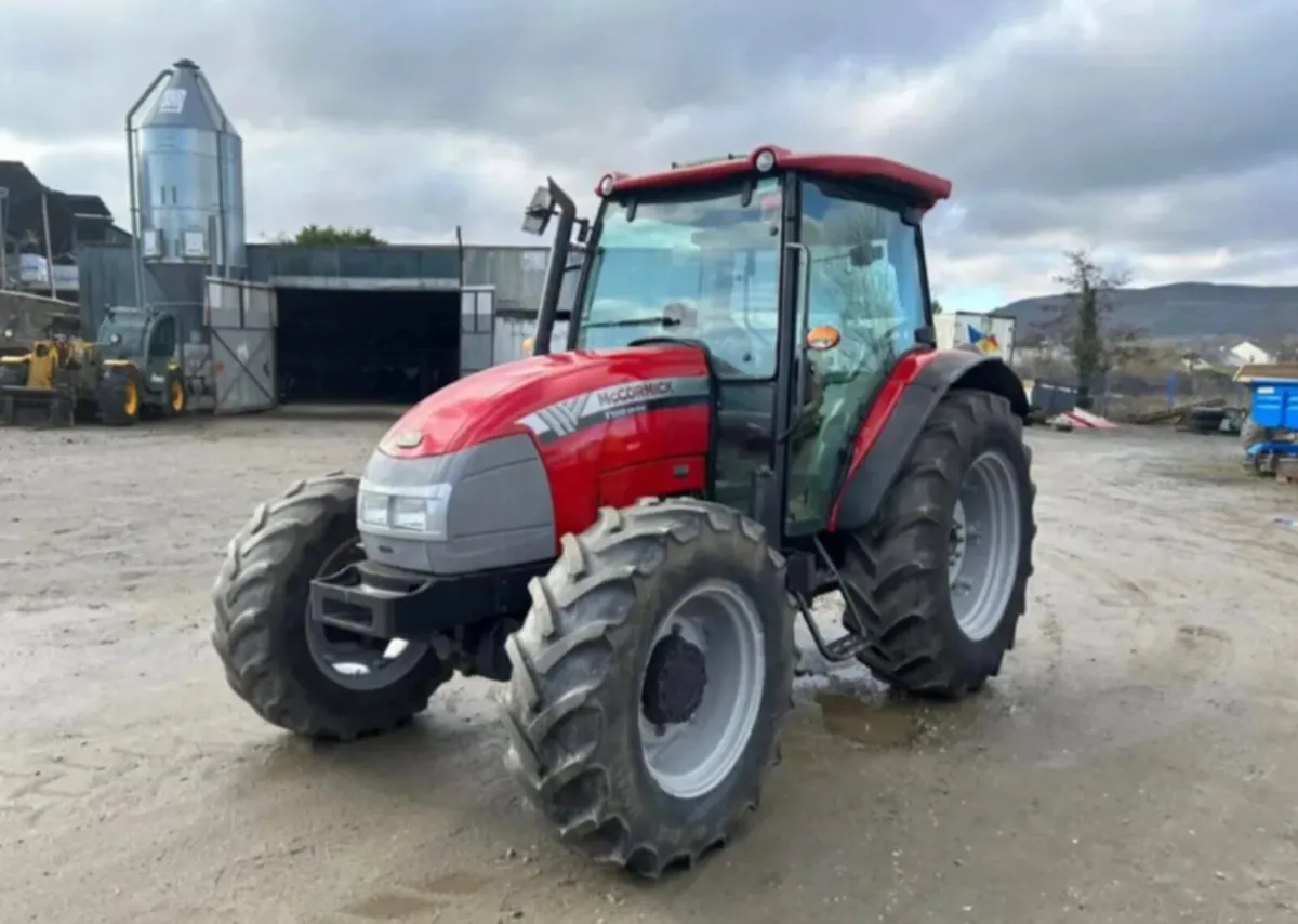 2012 McCormick T100 Max - Image 1
