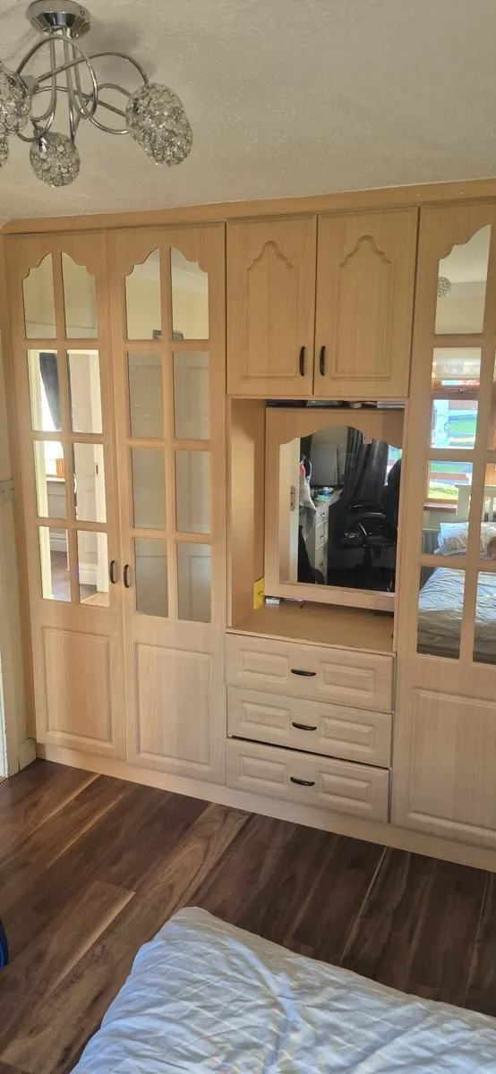Wardrobe - Image 3