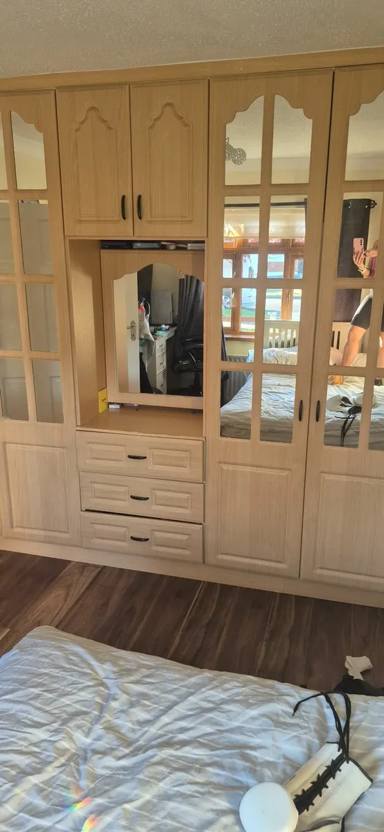 Wardrobe - Image 4