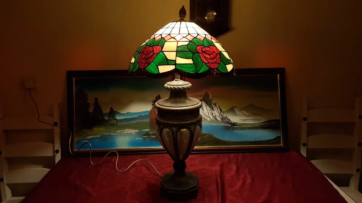 Vintage 32"Tall ArtDeco Bronze/Copper Tiffany Lamp - Image 3
