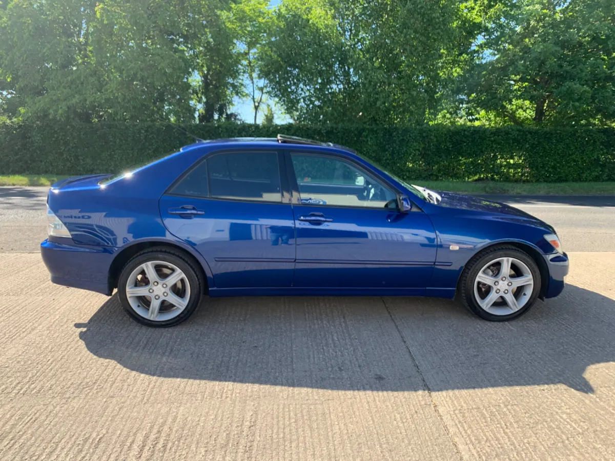 1999 LEXUS IS200 SPORT | LSD | SUNROOF | PRIVACY - Image 2