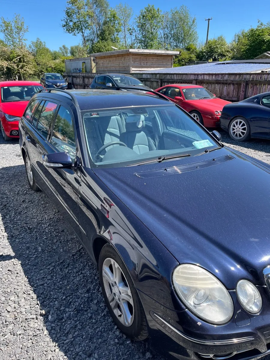 Mercedes-Benz E-Class 2009 - Image 2