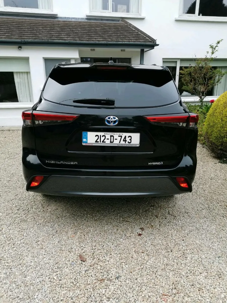 Low Mileage Toyota Highlander - Image 3