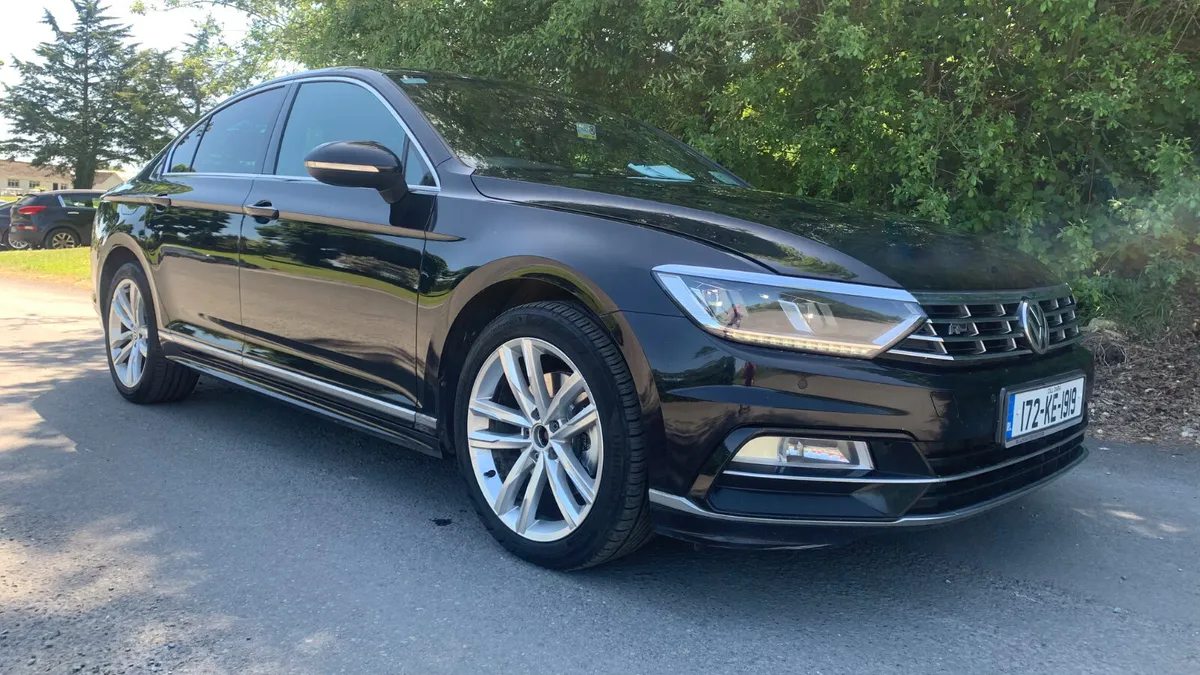 R-Line Volkswagen Passat 2.0 TDI - Image 1