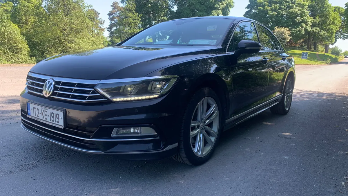 R-Line Volkswagen Passat 2.0 TDI - Image 3