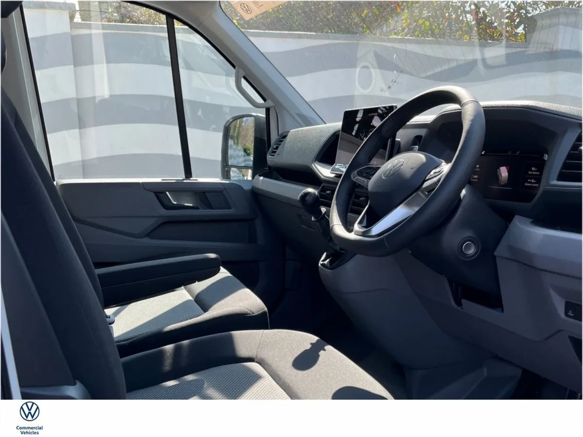 Volkswagen Crafter Highline Medium Wheel Base 2.0 - Image 2