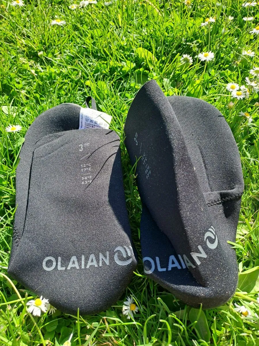 Olaian surfing booties 5.5 to 6.5 - Image 1