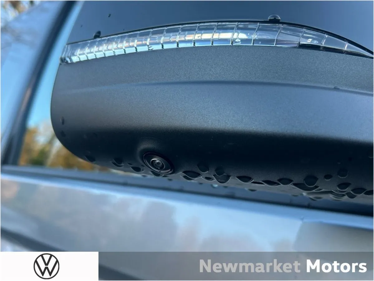Volkswagen ID. Buzz 7 Seater Style 86kwh 280BHP L - Image 2