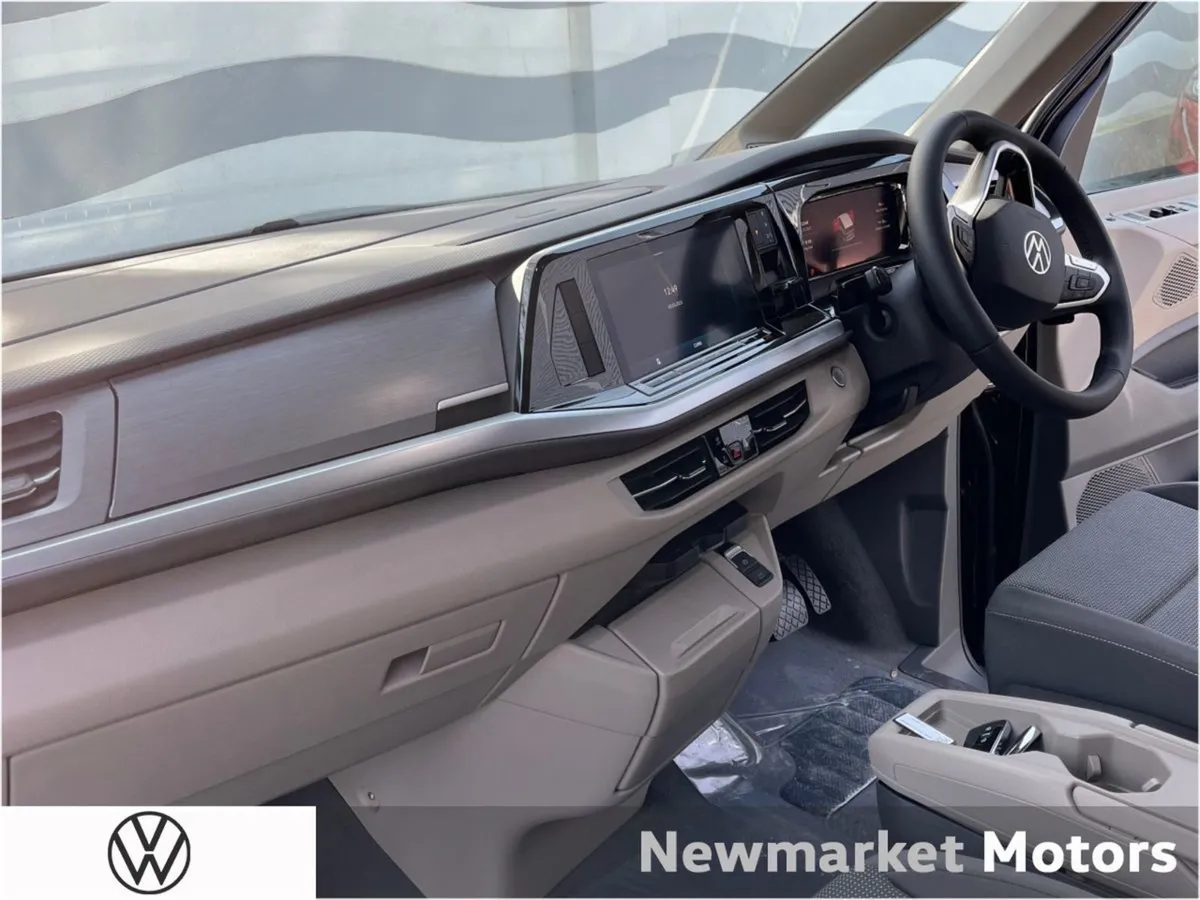 Volkswagen Multivan 7 Seater Life 1.5tsi 240BHP A - Image 4