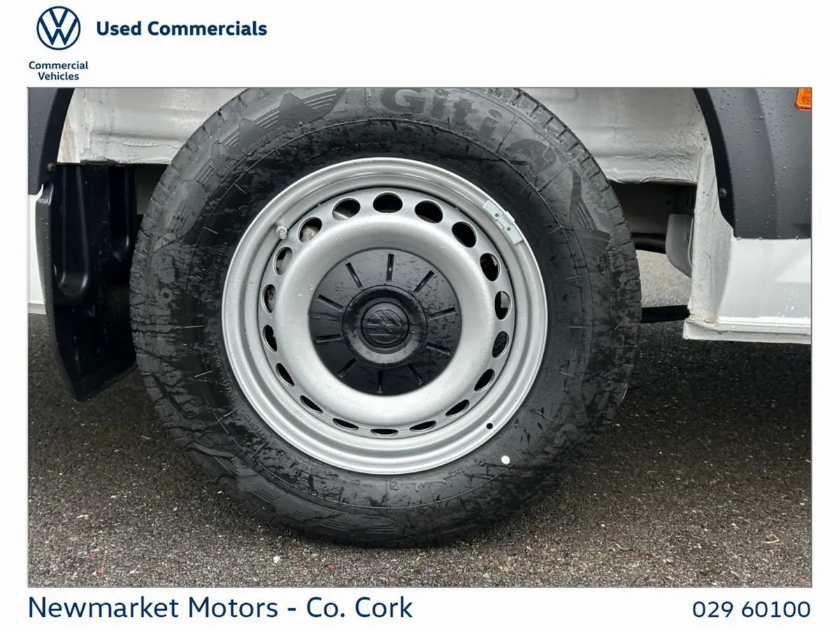 Volkswagen Crafter Highline 35 MWB 177BHP 6 Speed - Image 3