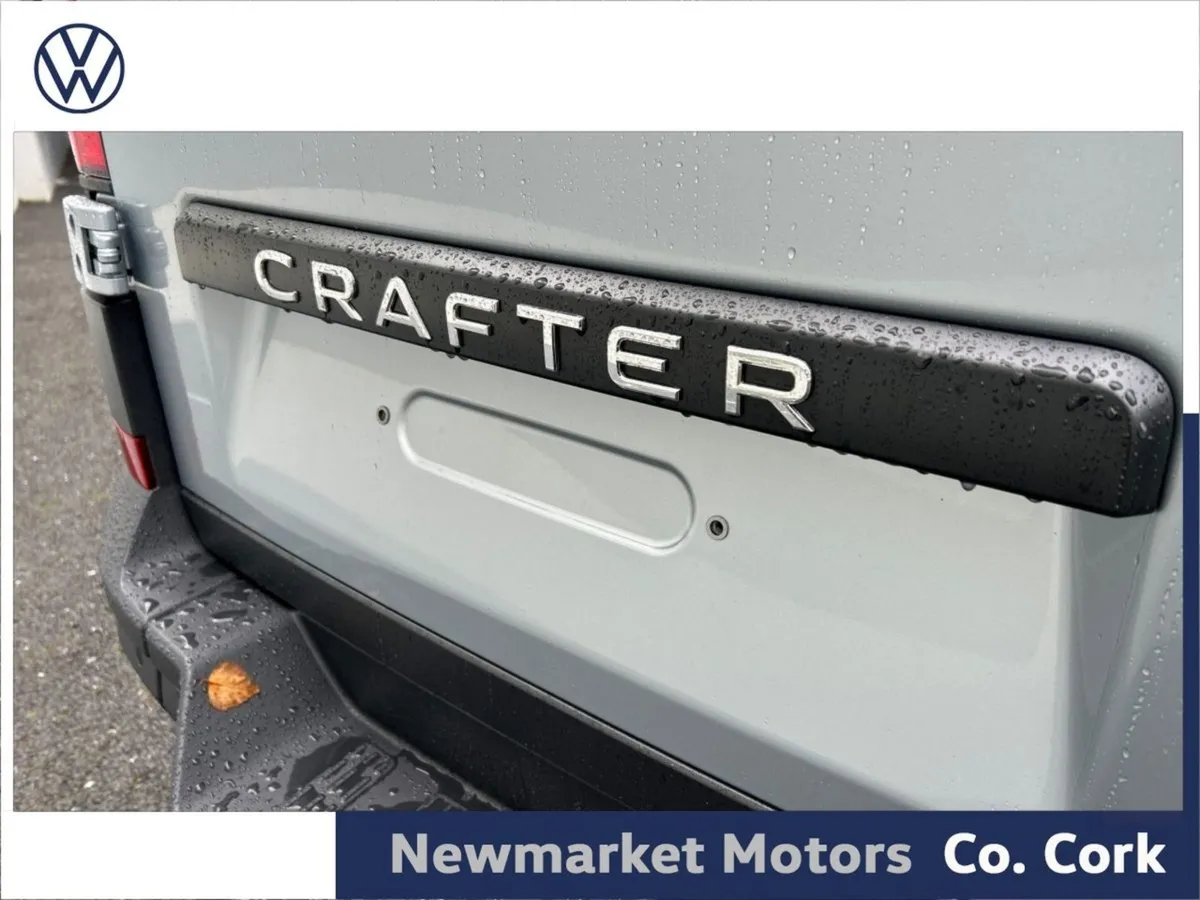 Volkswagen Crafter Highline 35 Medium Wheel Base - Image 3