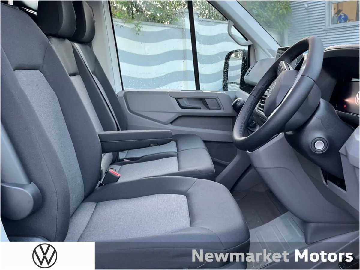 Volkswagen Crafter Low Roof 30 Highline 2.0tdi 14 - Image 2