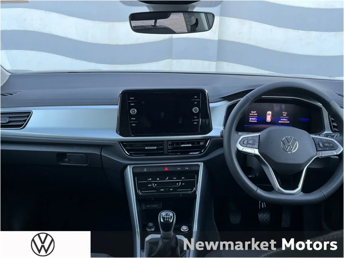 Volkswagen T-Roc Edition 75 2.0tdi - Image 2