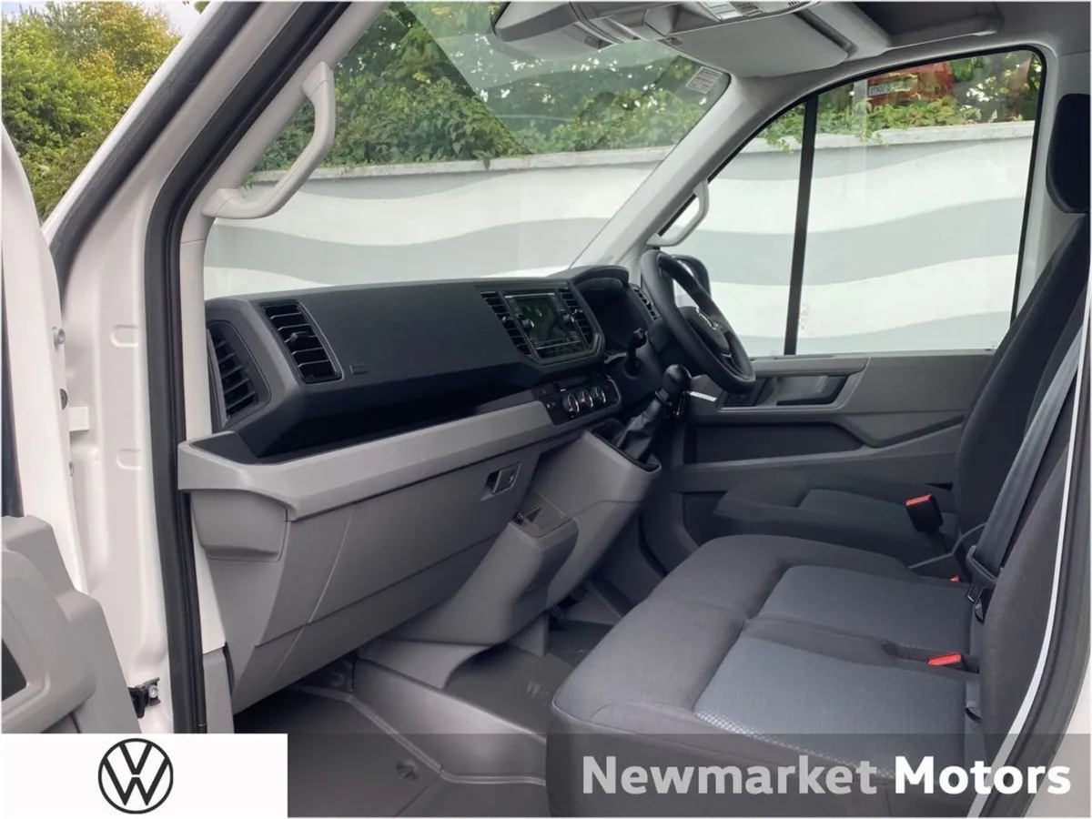 Volkswagen Crafter High Roof 35 Medium Wheel Base - Image 4