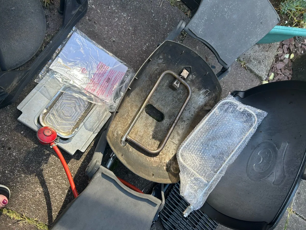 Weber Gas BBQ - Image 3