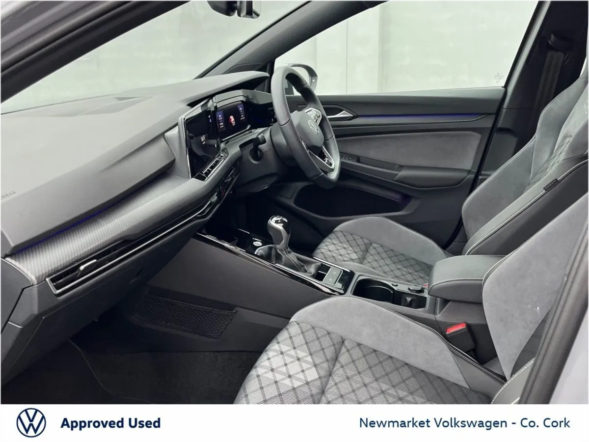 Volkswagen Golf 1.5tsi 130BHP R-line 6 Speed - Image 4