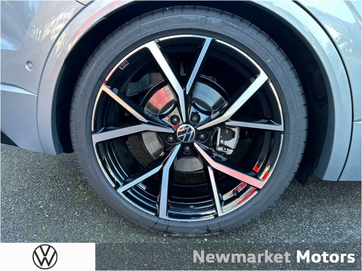 Volkswagen Touareg R-line 3.0tdi Passanger 5 Seat - Image 2