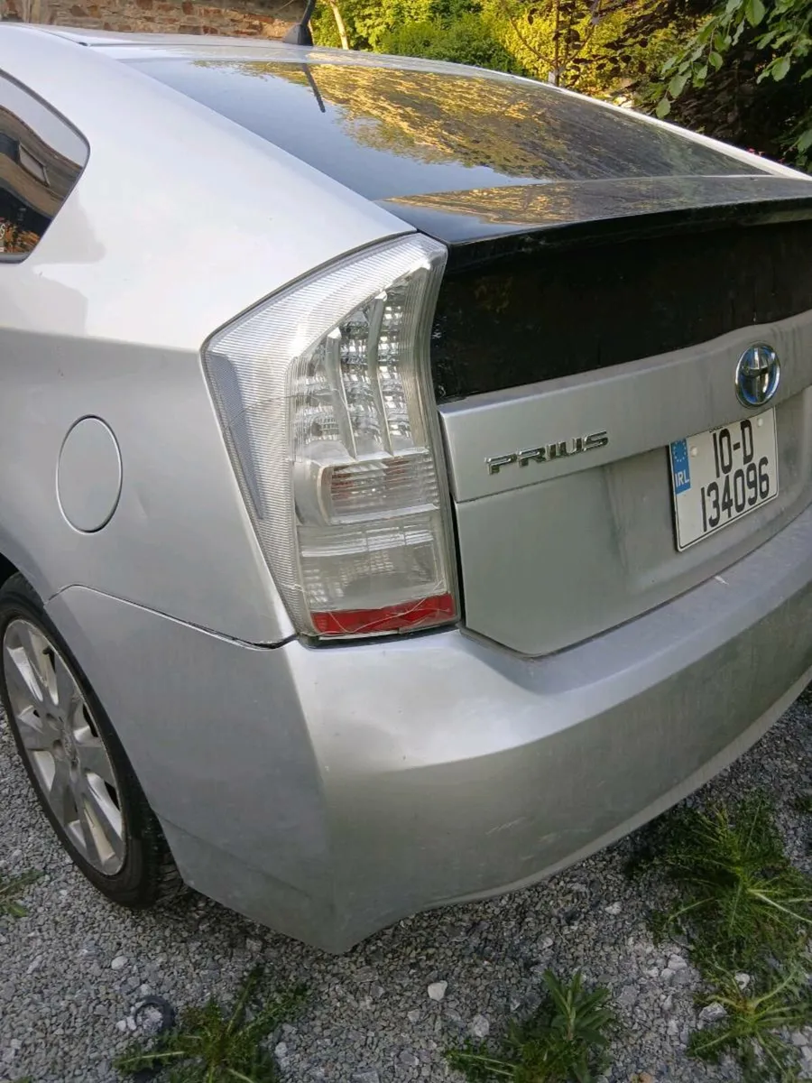 Toyota prius hybrid - Image 2