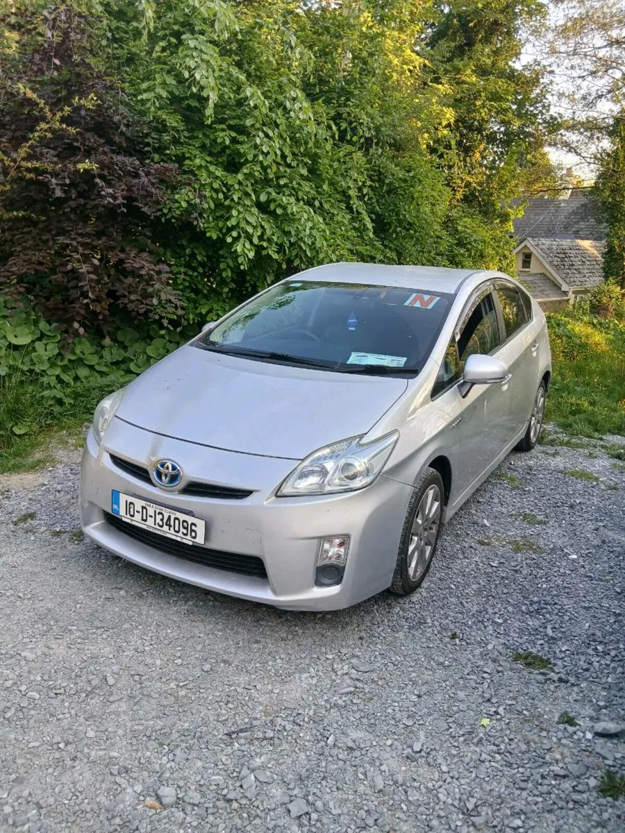 Toyota prius hybrid - Image 1