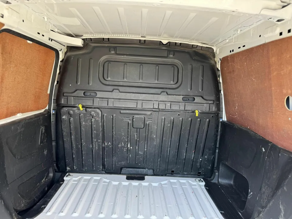 Vauxhall Combo 2020 - Image 3