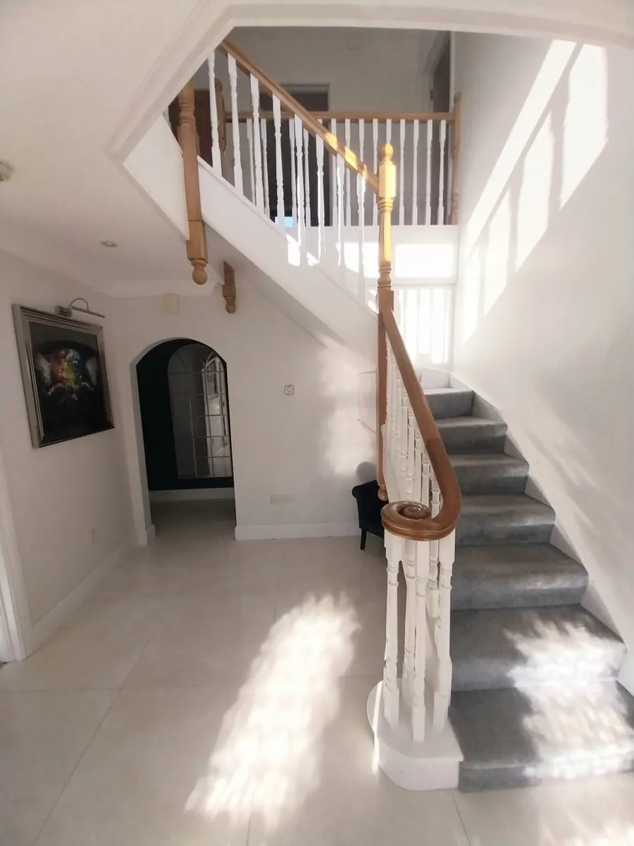 5 Bedroom Detached House For Sale - Image 2