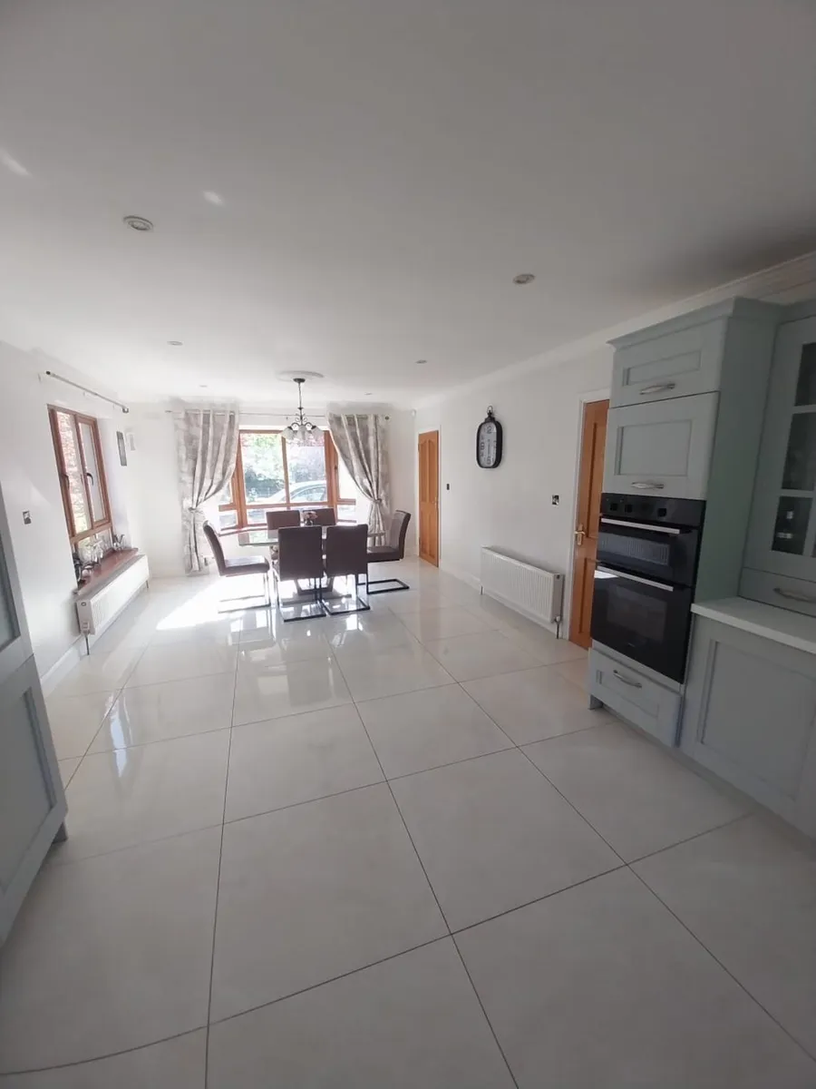 5 Bedroom Detached House For Sale - Image 4