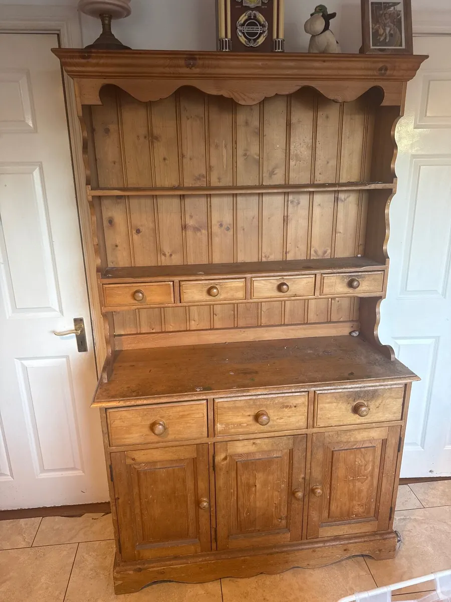 Kitchen dresser