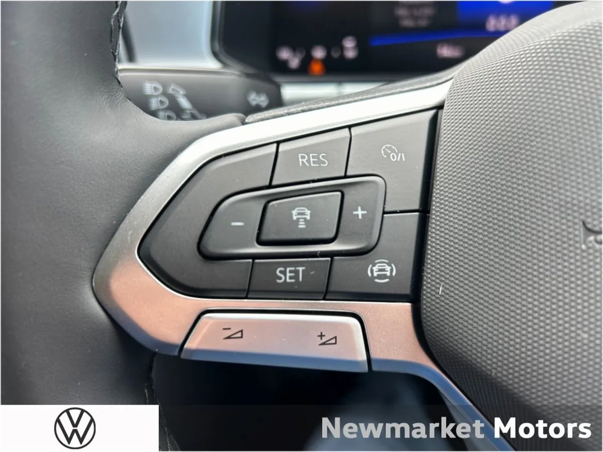 Volkswagen T-Roc Edition 75 2.0tdi - Image 4